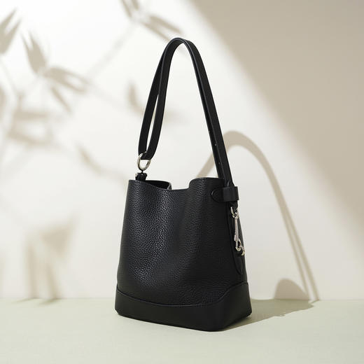 【预售3天】2025新款大容量时尚简约水桶包荔枝纹单肩包小众高级斜挎包XA2022C 商品图2