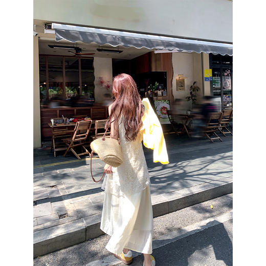 <曾小咸推荐>法式温柔风蕾丝显瘦吊带连衣裙 商品图4