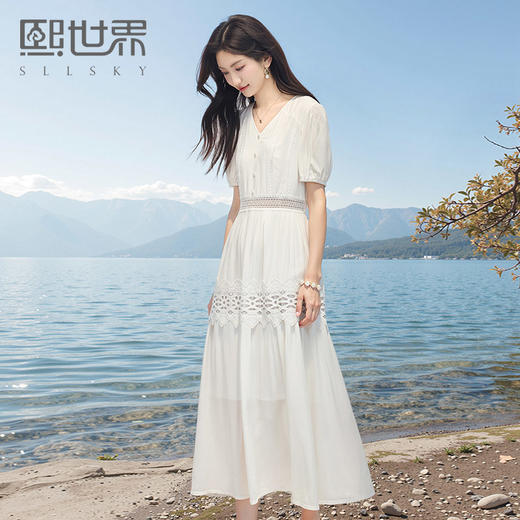 【专属特价】熙世界法式白色连衣裙女2025夏季新款气质高腰绣花泡泡袖V领长裙 商品图0