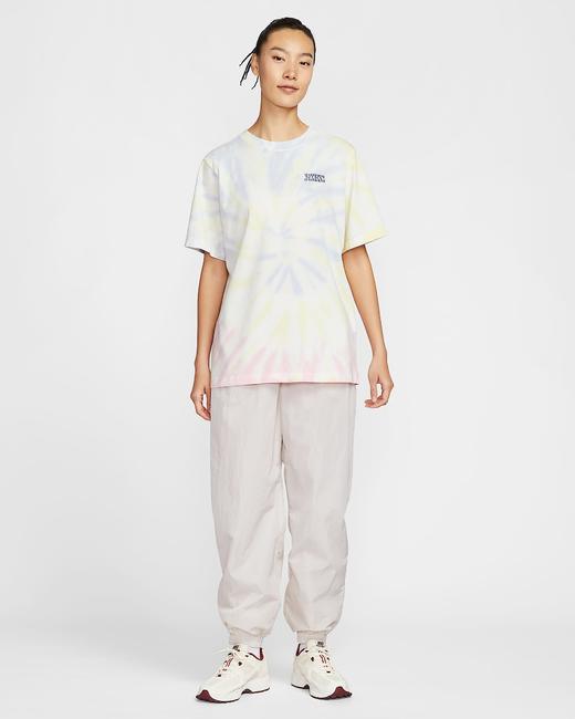 Nike 耐克Sportswear 夏日轻醒系列女子扎染风T恤IF0612-100 商品图1