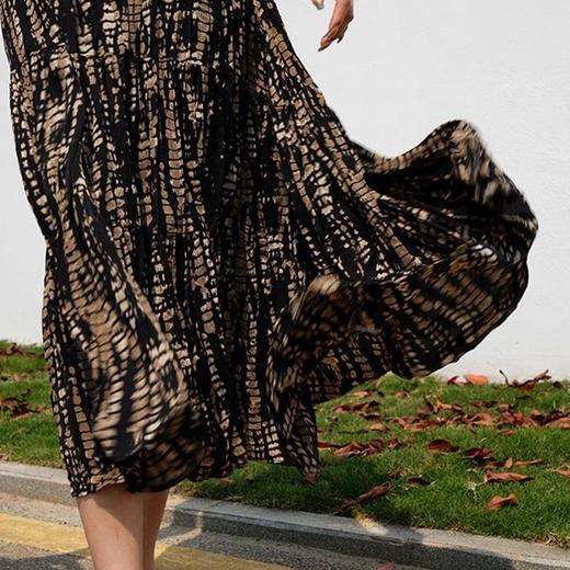 HERA CHOLE暗夜鎏金V领压褶连衣裙 | 贵气黑金老钱风，今年爆火，一件穿出高级感 商品图2