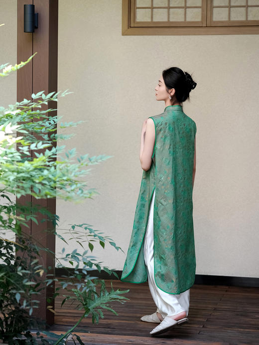 盛唐婧 |真丝宋锦金鱼纹对襟长马甲 商品图1