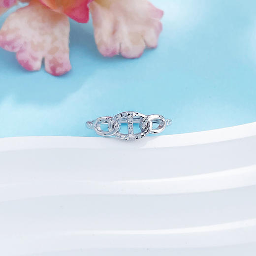 【限时8.8折】PT950 【国际铂金协会】铂金镂空活口戒指时尚中古风猪鼻子活口女戒(ACPTJZ00001)预售产品下单后不退款不退货不换货不补差价)预售产品下单后不退款不退货不换货不补差价 商品图1