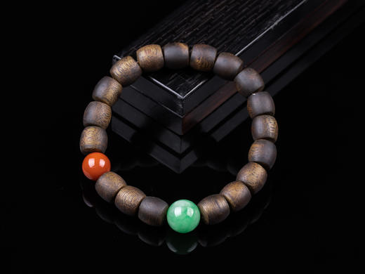 XY0349沉香+翡翠南红桶珠手串 商品图0