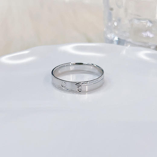 【限时8.8折】【线上铂金馆】PT950 铂金实心固口车花仿钻戒指圈戒（面宽约3.2-3.6mm）(PTJZ00027)预售产品下单后不退款不退货不换货不补差价) 商品图2