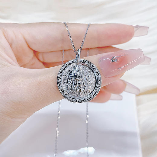 【限时8.8折】【线上铂金馆】PT950 #招财纳福 铂金实心倒模工艺财源滚滚黄财神圆牌吊坠（不含链）(PTDZ00015)预售产品下单后不退款不退货不换货不补差价) 商品图0