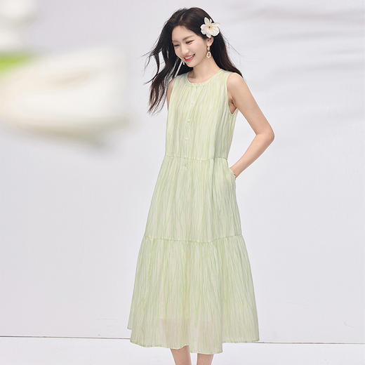 熙世界莱赛尔天丝连衣裙女夏季2025新款度假风宽松圆领无袖背心裙 商品图3