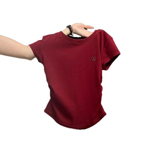 丁摩 红色爱心刺绣短款正肩短袖t恤女夏季新款设计感修身显瘦上衣5ZF-D44 商品图4