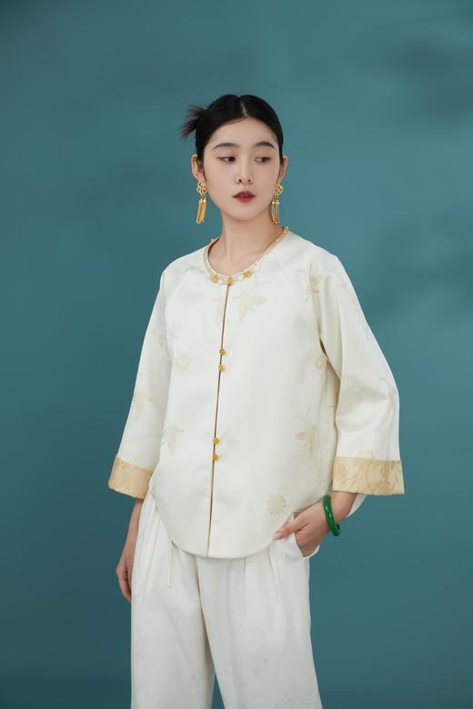 荷言GL 绮瑶 织金蝴蝶提花新中式上衣羊毛混纺手工钉珠树叶盘扣 商品图1