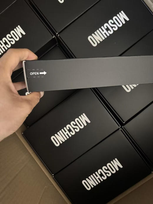 原单正品 MOSCHINO褶皱慵懒复古琴褶运动瑜伽发圈
黑色，粉色。 商品图12