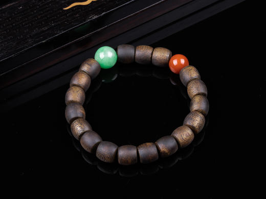 XY0349沉香+翡翠南红桶珠手串 商品图5