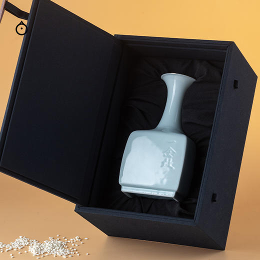 企鹅市集|王宝和酒厂 一念启 2000单一老年份手工冬酿黄酒500ml（定制瓷瓶，附赠景德镇酒盏） 花雕黄酒 商品图2