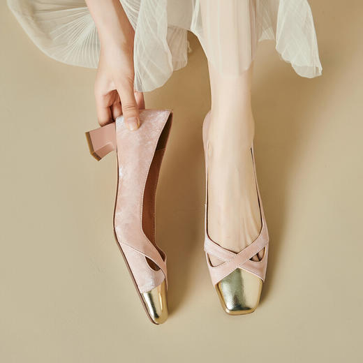 【预售5天】法式优雅真皮拼色浅口单鞋女国风镂空复古方头粗跟气质玛丽珍ML&ML-135 商品图0