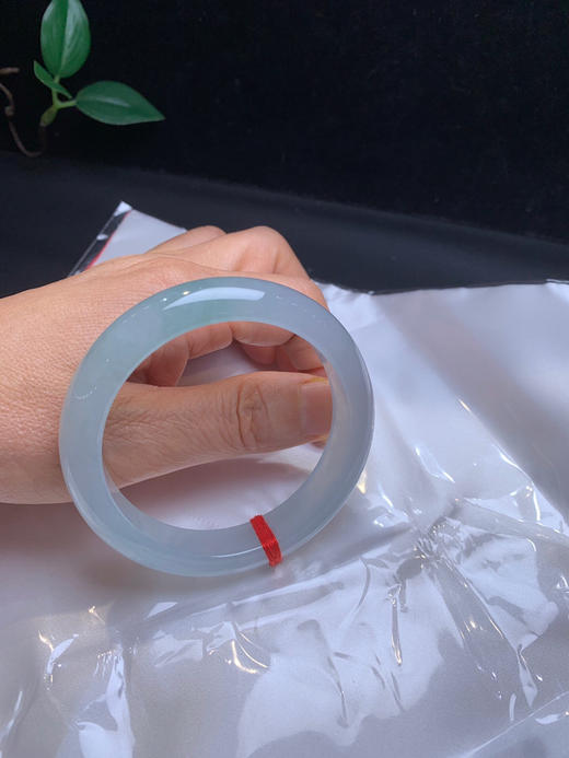 620065，54.8冰底种水镯，冰底，纯净清爽，有一截带些底色 商品图5