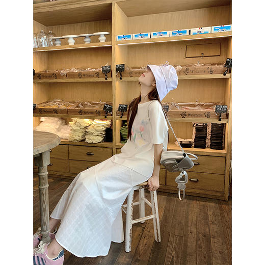 【129元任选2件】现货！韩系白色鱼尾裙半身裙 商品图4