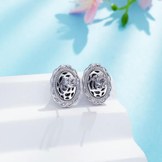 【限时8.8折】【线上铂金馆】PT950 铂金空心CNC工艺鱼鳞鸽子蛋耳饰耳钉（直针配铂金耳迫）(PTES00032)预售产品下单后不退款不退货不换货不补差价) 商品图1