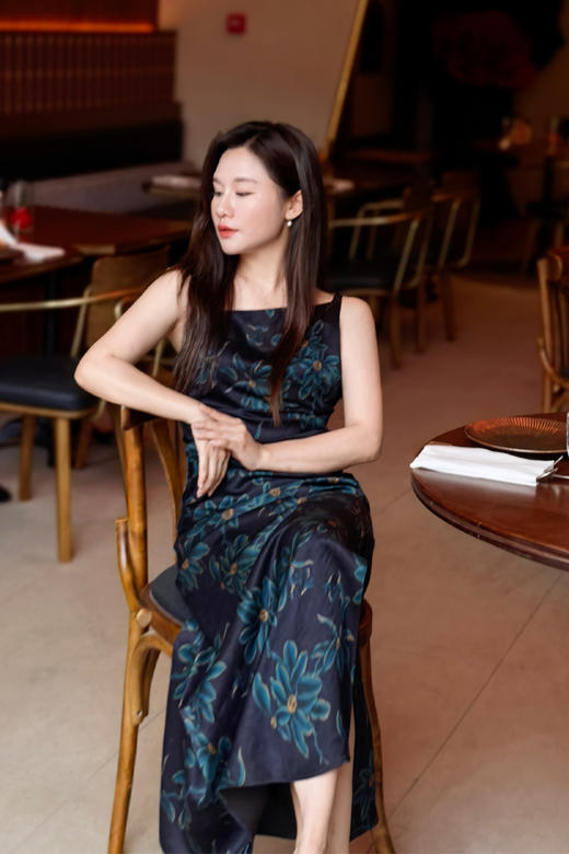 逸红颜明月优选#19姆米香云纱连衣裙「蓝莲花」前喷手绘工艺，高级雅致黑底蓝花 商品图1