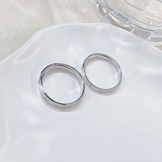 【限时8.8折】【线上铂金馆】PT950 #情侣日常 铂金实心活口戒指幸运四叶草图案情侣戒万花筒对戒/对(PTQLJ00008)预售产品下单后不退款不退货不换货不补差价) 商品图3
