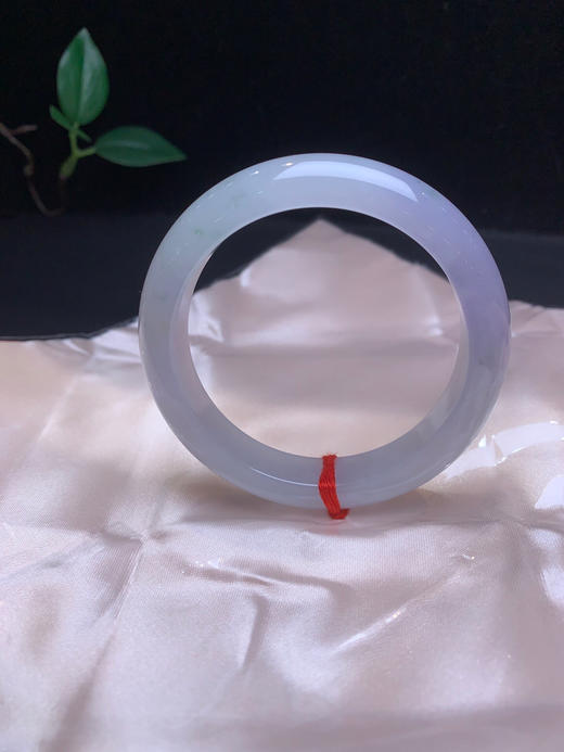 620062，52.8冰紫正圈手镯，冰底，一截粉紫底，一截还飘了一点点花色，纯净清新 商品图3