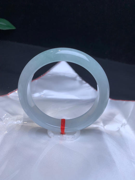 620065，54.8冰底种水镯，冰底，纯净清爽，有一截带些底色 商品图1