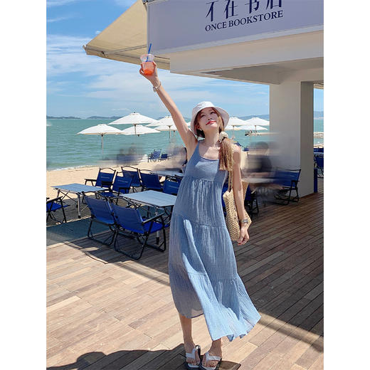 【折后再享2件88折】最后一波现货！韩系度假风蓝色吊带连衣裙 日常199.99/件 立减70 秒杀129.99/件！！ 商品图1