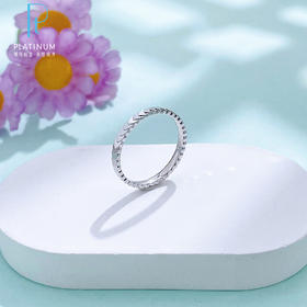 【限时8.8折】【线上铂金馆】PT950 #固口戒指 #清新 【国际铂金协会  精品】铂金实心爱的轨迹鱼鳞纹圈戒线戒条戒(BJZ00205)预售产品下单后不退款不退货不换货不补差价)