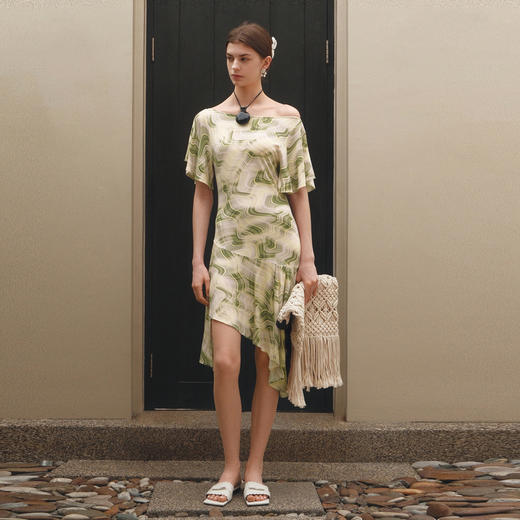 lost in echo2025夏季新款度假不对称露肩荷叶袖透气针织连衣裙女 商品图1