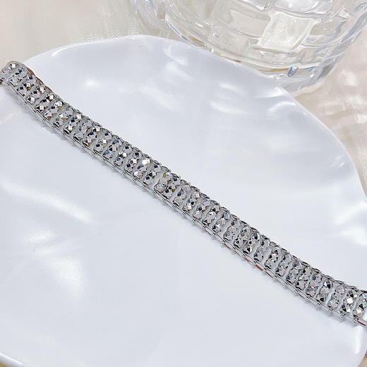 【限时8.8折】PT950 铂金镂空调节满天星三排串珠宽版蹦迪珠手链（面宽约8.6-9mm）(PTSL00095-2)预售产品下单后不退款不退货不换货不补差价)预售产品下单后不退款不退货不换货不补差价 商品图2