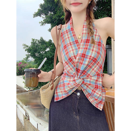 <曾小咸推荐>辣妹纯欲设计扭结挂脖格子背心 商品图2