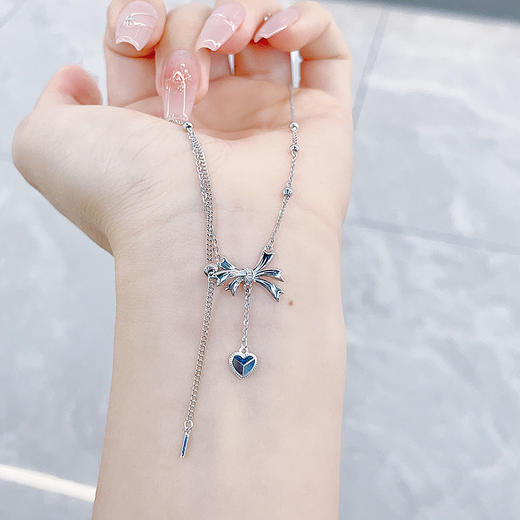 【限时8.8折】PT950 #时尚联盟 #怦然心动 #在逃公主 【国际铂金协会   精品】铂金实心爱心流苏公主蝴蝶结调节套链(BTL00357)预售产品下单后不退款不退货不换货不补差价) 商品图3