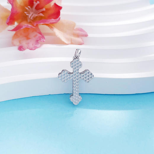 【限时8.8折】【线上铂金馆】PT950 #复古风 #绕线 【国际铂金协会  精品】铂金镂空绕线信仰守护十字架吊坠(BDZ00241)预售产品下单后不退款不退货不换货不补差价) 商品图1