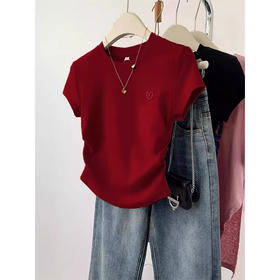 丁摩 红色爱心刺绣短款正肩短袖t恤女夏季新款设计感修身显瘦上衣5ZF-D44