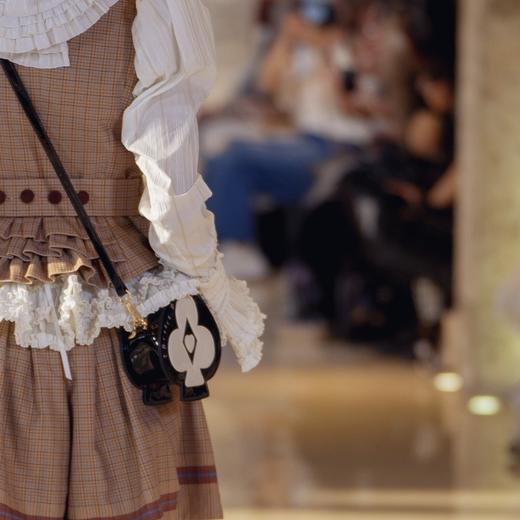 【积分兑换，60天内发货】黑桃扑克包 黑白 古典玩偶 Lolita 商品图0