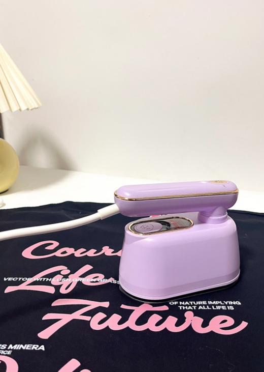 百元熨烫机太🉑️了❗️熨完就能直接穿💥两色可选【卡屋蒸汽电熨斗 】手柄全方位旋转♻️ 啥位置都能熨到💯 ✅出蒸汽速度快，熨衣服不等待💦 商品图4