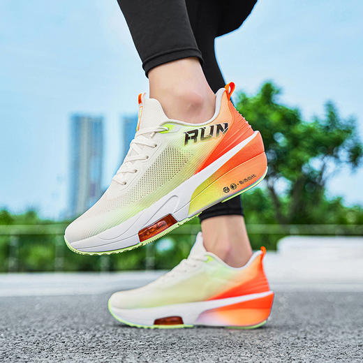 热卖中！！脚宽脚胖建议拍大一码！【奥特莱斯线下专柜有售】简届飞度气垫减震竞速运动跑鞋（男女同款） 商品图10