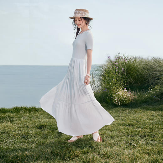 【严选】诗凡黎蓝色针梭拼接短袖连衣裙2025夏新款海边度假风大裙摆蛋糕裙7G4490511 商品图0