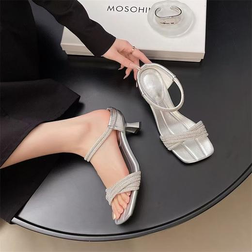 羊皮版水钻仙女风气质小香风名媛气质高跟一字带凉鞋2025露趾女鞋 商品图2