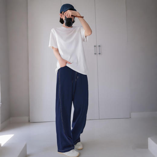 男女同款！【Schenvega--情侣款凉感仿牛仔弯刀裤】触感丝滑软糯 遮肉显瘦 修饰腿型 商品图3