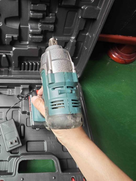 【货号04415】库存机全新无锡款泉友锂电扳手一电一充奇磨款锂电扳手电动扳手塑料盒包装 商品图1