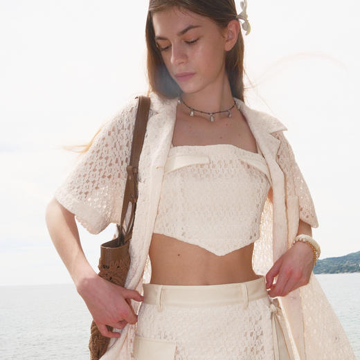 lost in echo2025夏季新款度假蕾丝钩花宽松衬衫抹胸背心半裙套装 商品图1