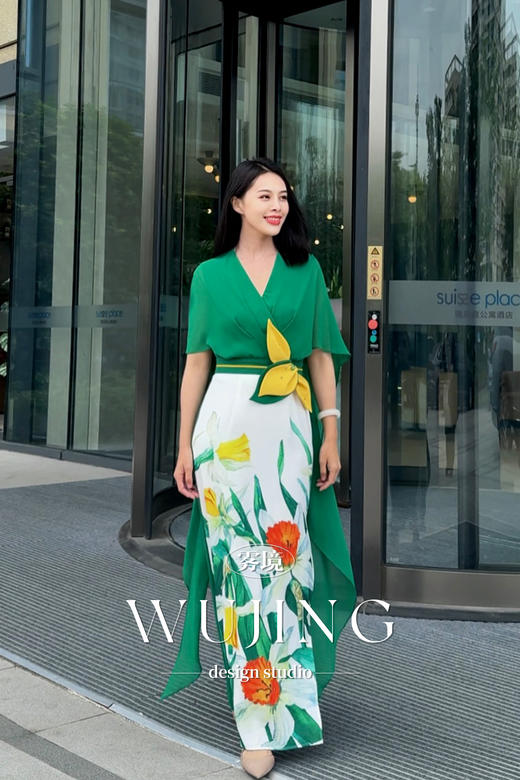 3205101 浮岚暖翠 进口纹理蜂窝缎定位印花/韩国进口水晶乔其纱连衣裙 雾境 商品图3