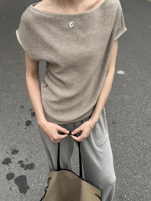 独家高货​🔥出口法国订单【法式老钱风上衣】3种穿法!插肩袖遮肉显瘦❗立体剪裁不对称！斜肩一字两穿针织小衫 · 麻本色 商品图0