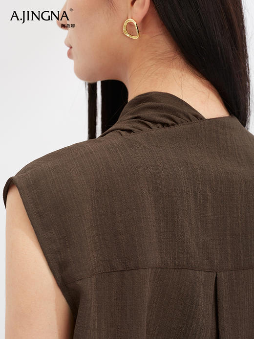 【灵动透气】阿菁娜醋酸不对称V领无袖个性结构上衣F30X202021 商品图4