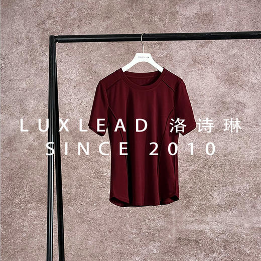 「开团福利-旗舰店售价129元 老顾客福利价69元」「两件减5元 」洛诗琳夏季新款V领鱼骨短袖t恤女2025夏季正肩修身外穿罗纹棉打底设计感上衣62853(7天左右发货) 商品图6