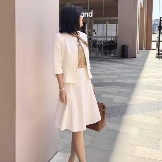 【à perles】GIA 进口澳毛纱罗宾立裁西装半裙套装 商品图2