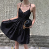 西遇黑色吊带连衣裙女夏季新款度假法式收腰v领露背裙子SS050845 商品缩略图4
