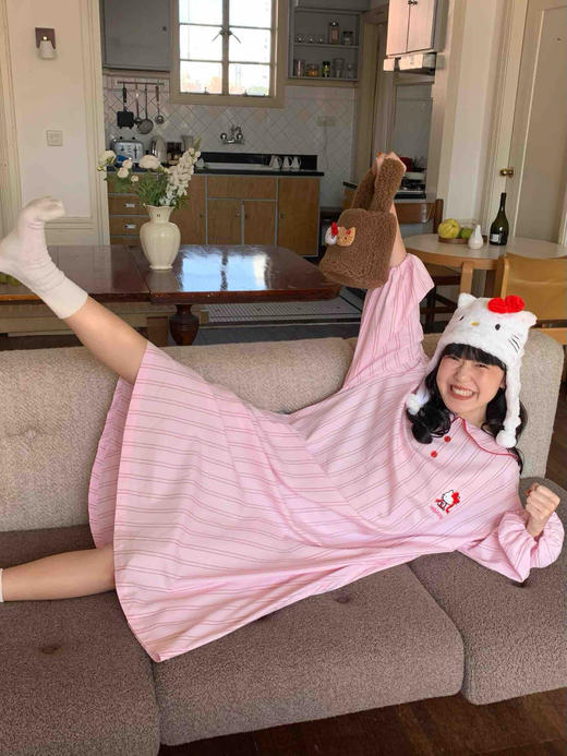 官网400+ 莱赛尔天丝棉女士家居服 浪漫粉色HElloKitty超柔软丝滑睡裙 短袖套装长袖长裤睡衣 商品图6