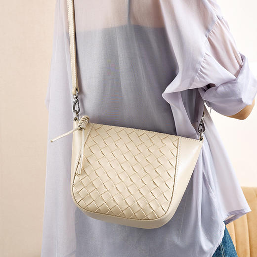 【预售3天】女包小包包2025新款小众设计编织包时尚百搭贝壳包单肩斜挎包ZH6871 商品图1