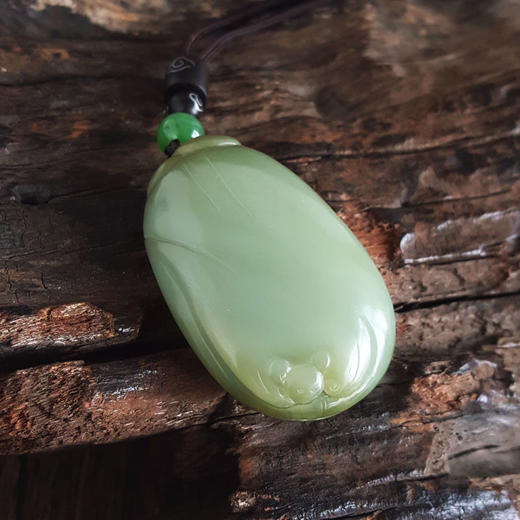 【天然正品】天然佛公造型和田玉猫眼碧玉（平安、吉祥）吊坠项链45.1*30.9*15.7MM（皆取最大值）中性款现售价：1880！220325AH24 商品图7