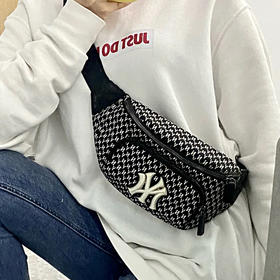 【直降6折】MLB 复古老花斜挎包运动胸包情侣款